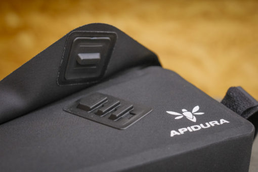 APIDURA レーシングシリーズトップチューブバッグ (1.0L) - 画像 (6)