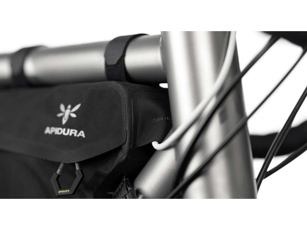 APIDURA レーシングシリーズ フレームバッグ 4L – CS-MAVERICK