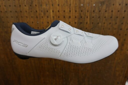 SHIMANO　RC3（SH-RC302) ホワイト　サイズ42 (ワイド幅)