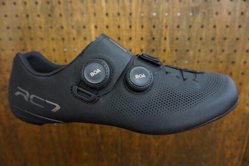 SHIMANO　RC7（SH-RC703) ブラック　サイズ43  (ワイド幅)